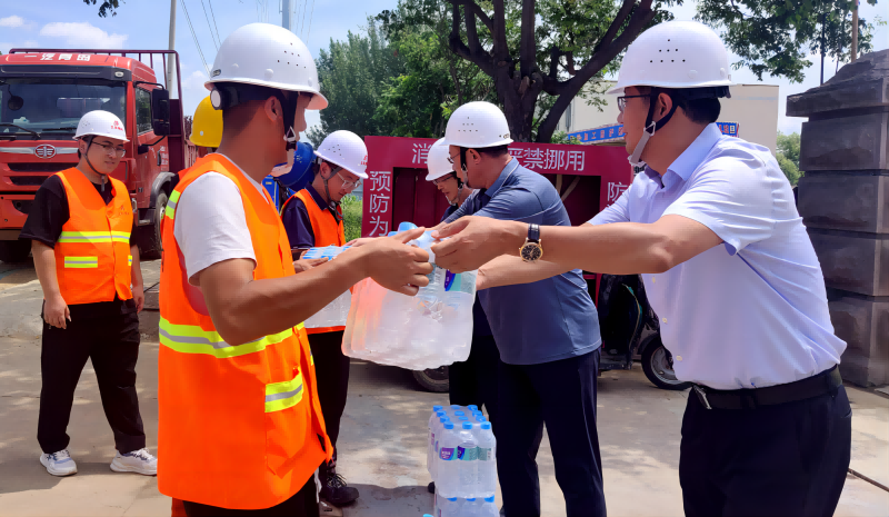 Zavod za stanovanje i urbano-ruralni razvoj okruga Jimo otišao je na inspekciju i istraživanje projekta Inwent Auto Parts Industrial Park, te izvršio aktivnosti na gradilištu „Donesi hladnoću“